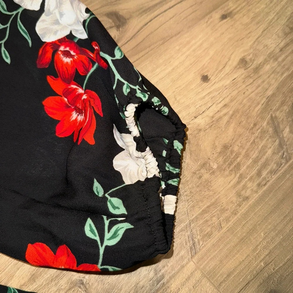 Old Navy Black Floral Ruffled Georgette Swing Blouse sz Lg - Picture 4 of 10